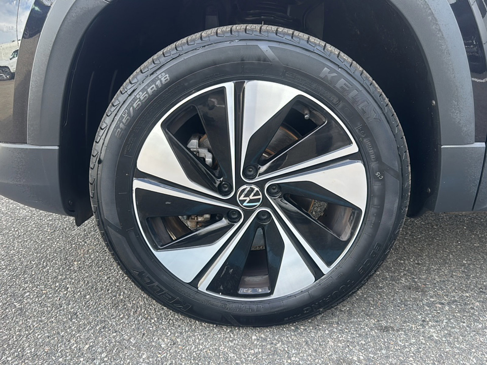 Used 2024 Volkswagen Taos SE image 38