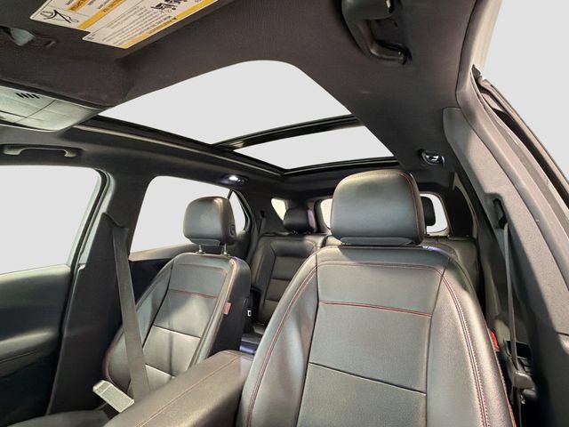 Used 2023 Chevrolet Equinox RS w/ RS Leather Package AWD/4WD image 17