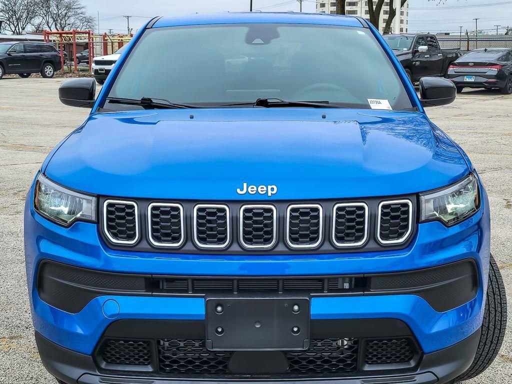 Used 2024 Jeep Compass Sport image 5
