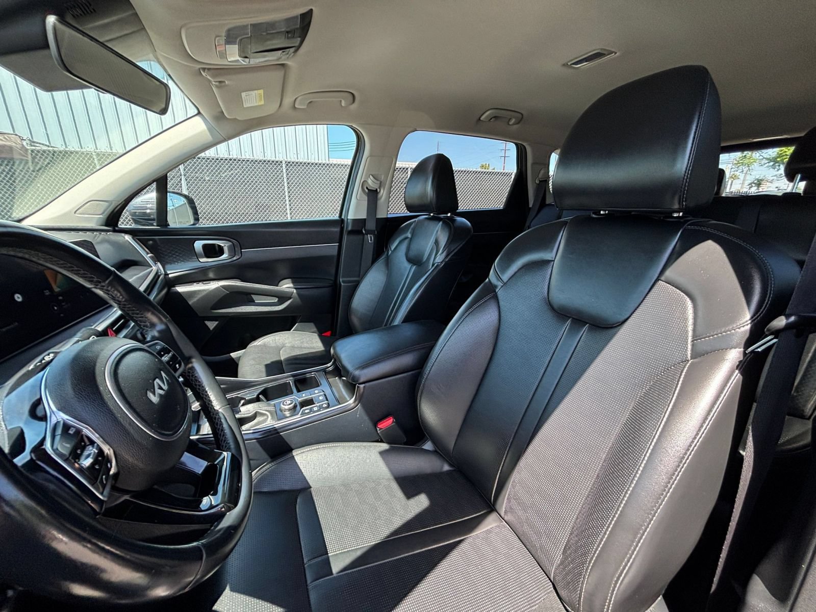 Used 2024 Kia Sorento S FWD image 28