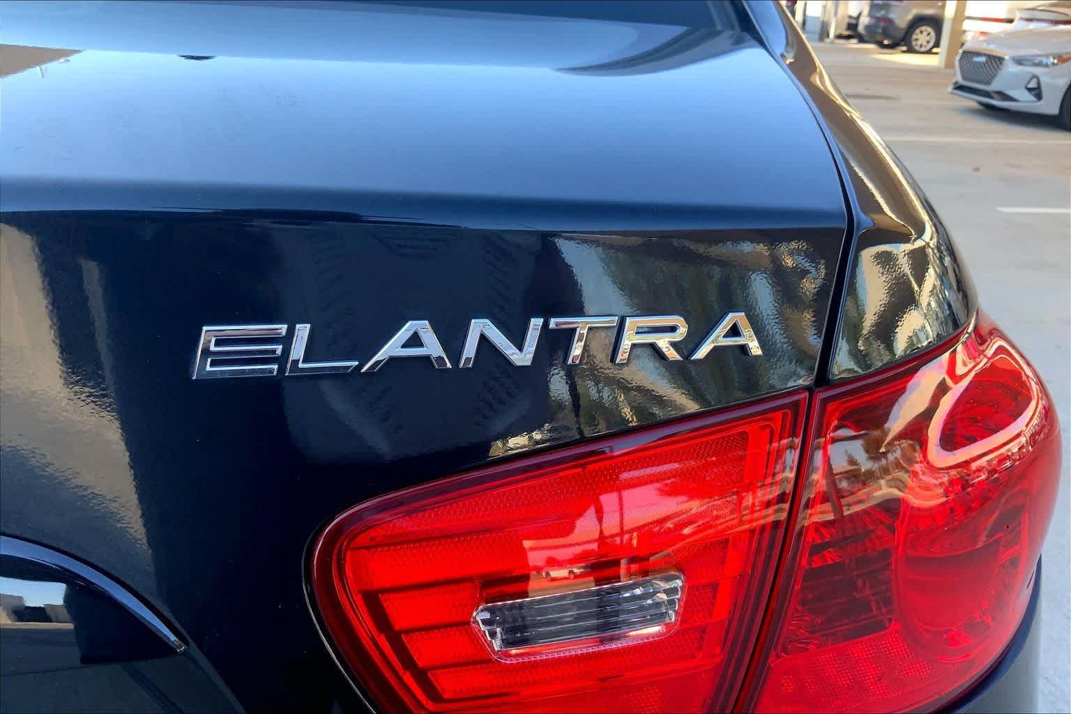 Used 2007 Hyundai Elantra GLS FWD image 9