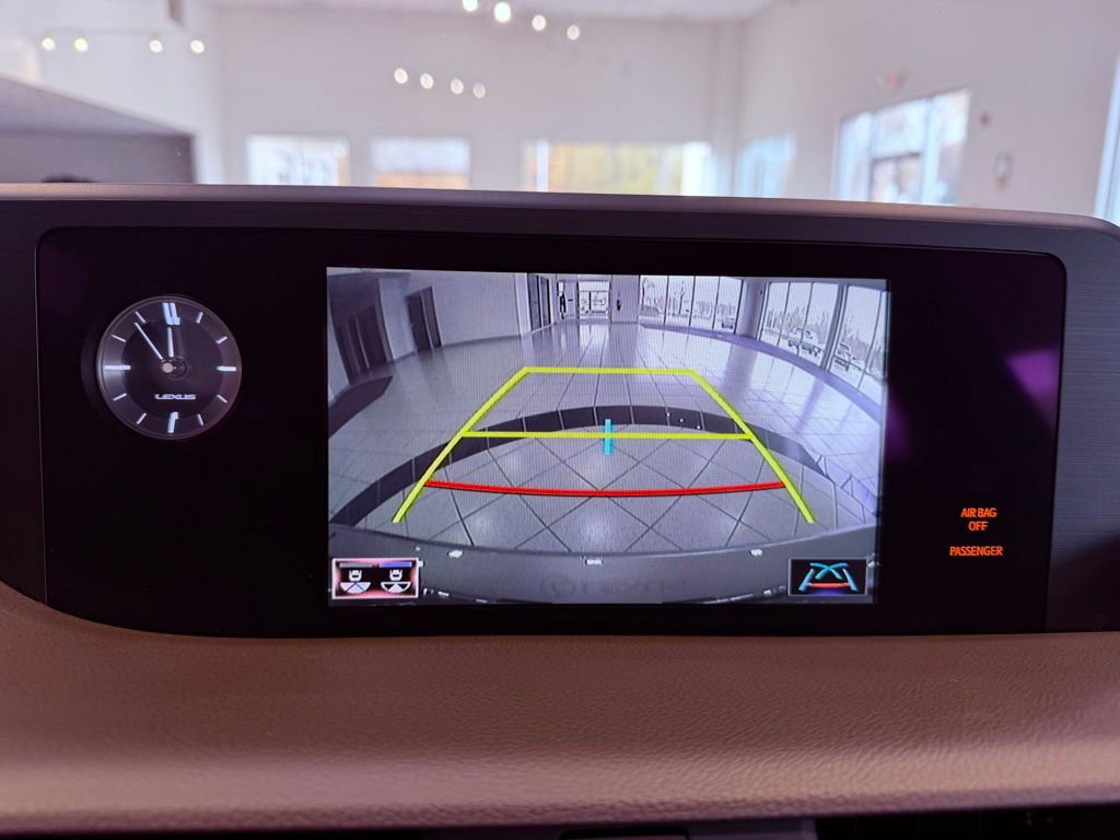 Certified 2021 Lexus ES 300h w/ Premium Package image 23