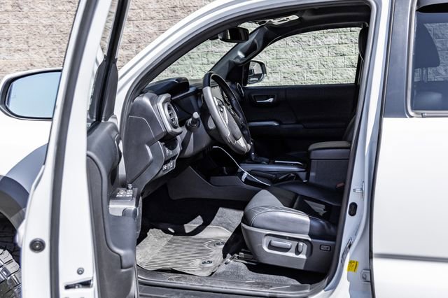Used 2021 Toyota Tacoma TRD Off-Road w/ TRD Premium Off Road Package image 24
