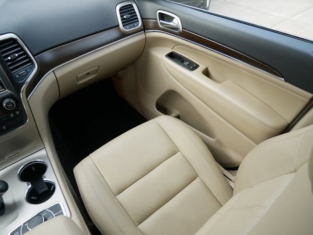 Used 2015 Jeep Grand Cherokee Limited w/ Trailer Tow Group IV image 11