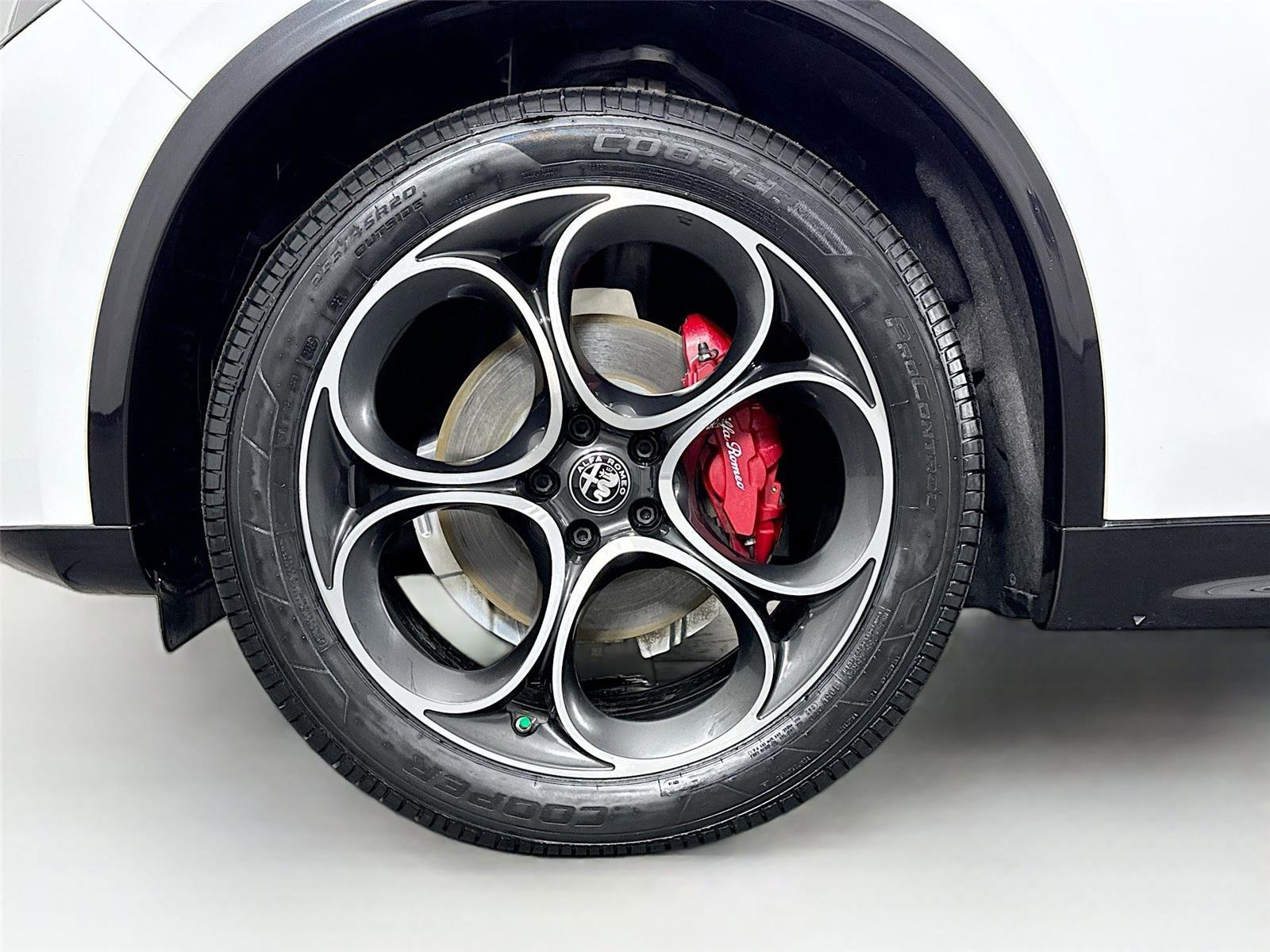 Used 2024 Alfa Romeo Stelvio Veloce image 47