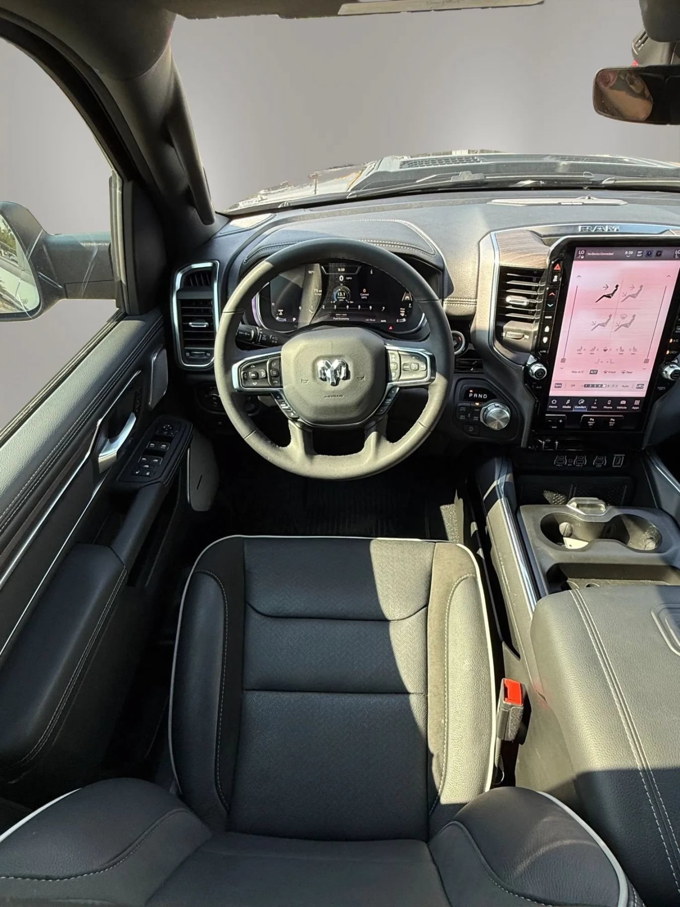 Used 2026 RAM 1500 Laramie AWD/4WD image 27