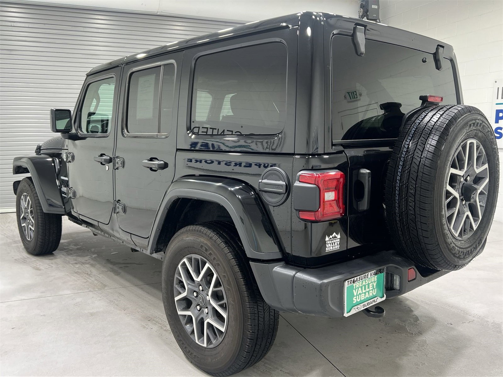 Used 2024 Jeep Wrangler Sahara image 6