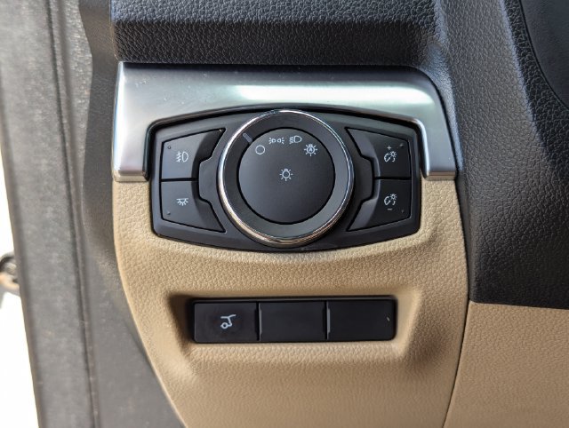 Used 2017 Ford Explorer Limited FWD image 32