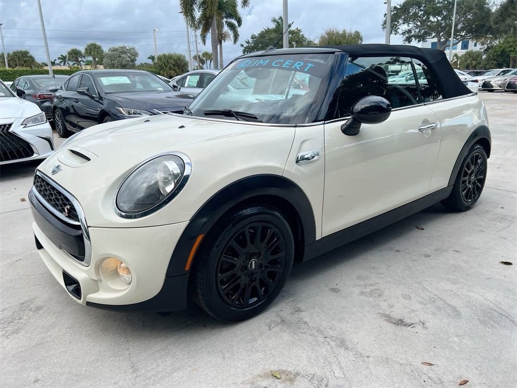 Used 2019 MINI Cooper S w/ Signature Upholstery Package image 3