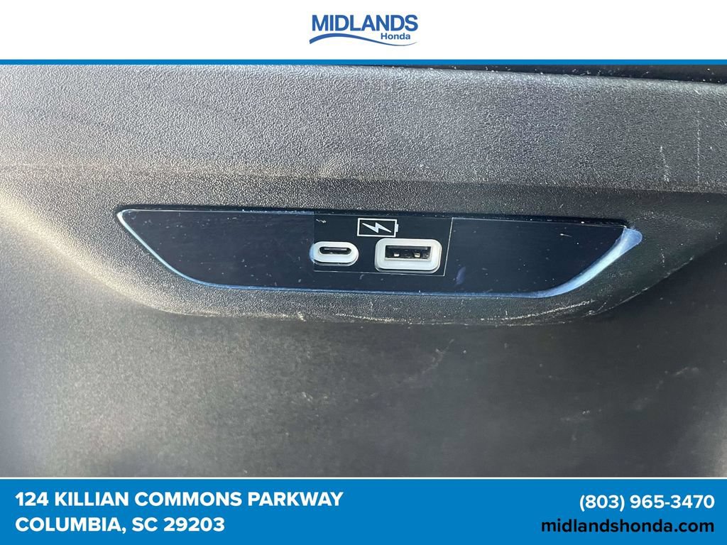 Used 2023 Chrysler Pacifica Touring-L FWD image 12