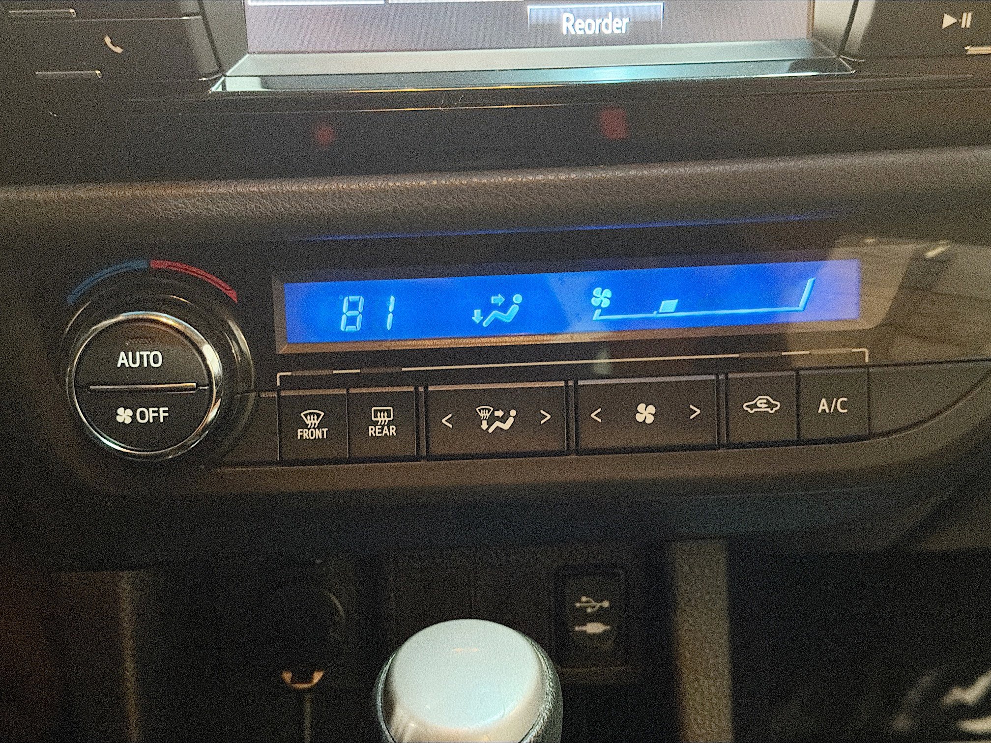 Used 2014 Toyota Corolla LE image 22