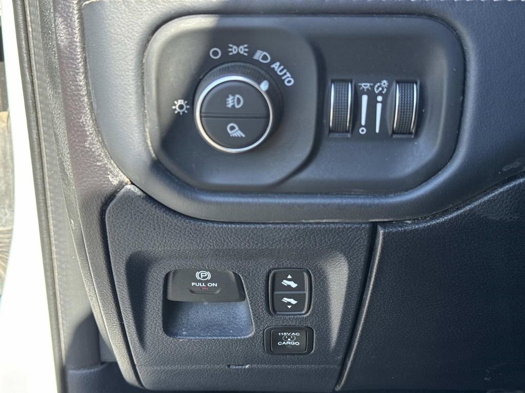 Used 2024 RAM 1500 Limited image 27