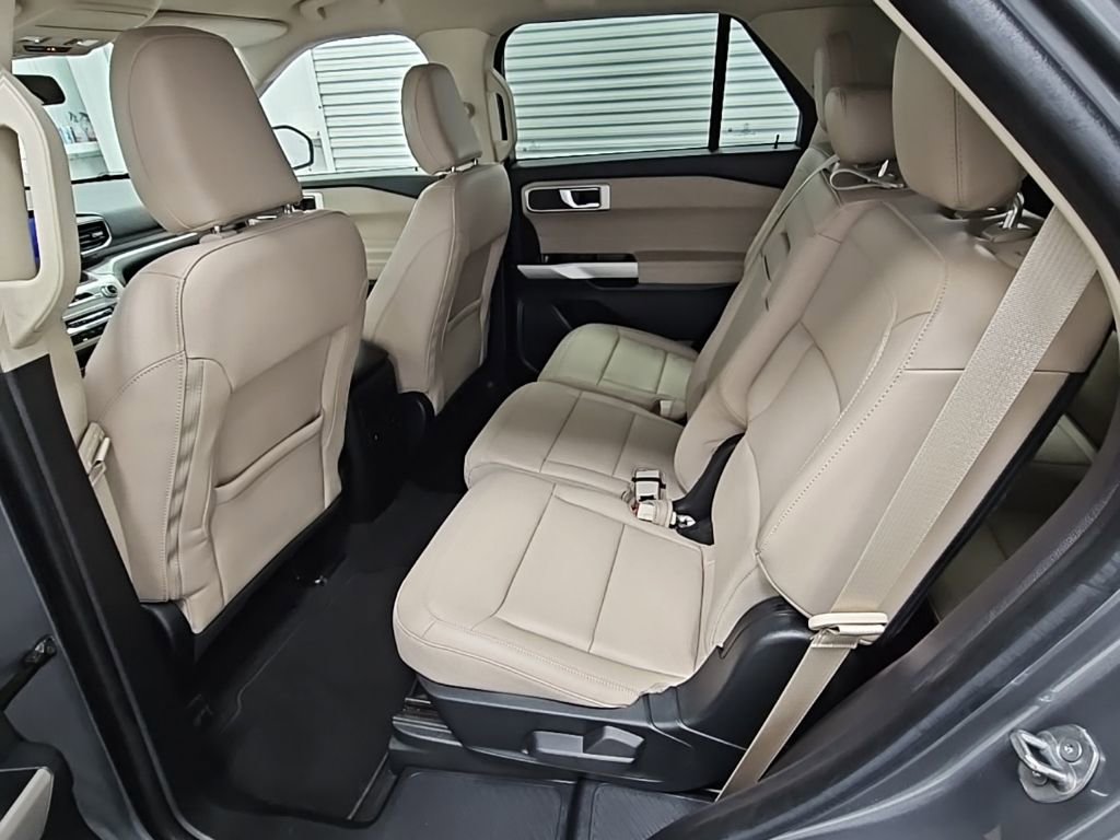 Used 2022 Ford Explorer XLT w/ Equipment Group 202A image 30