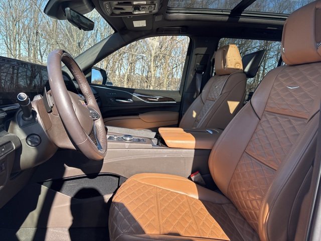 Certified 2023 Cadillac Escalade Premium Luxury image 3