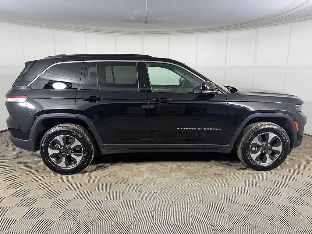 Used 2024 Jeep Grand Cherokee Limited 4xe AWD/4WD image 17