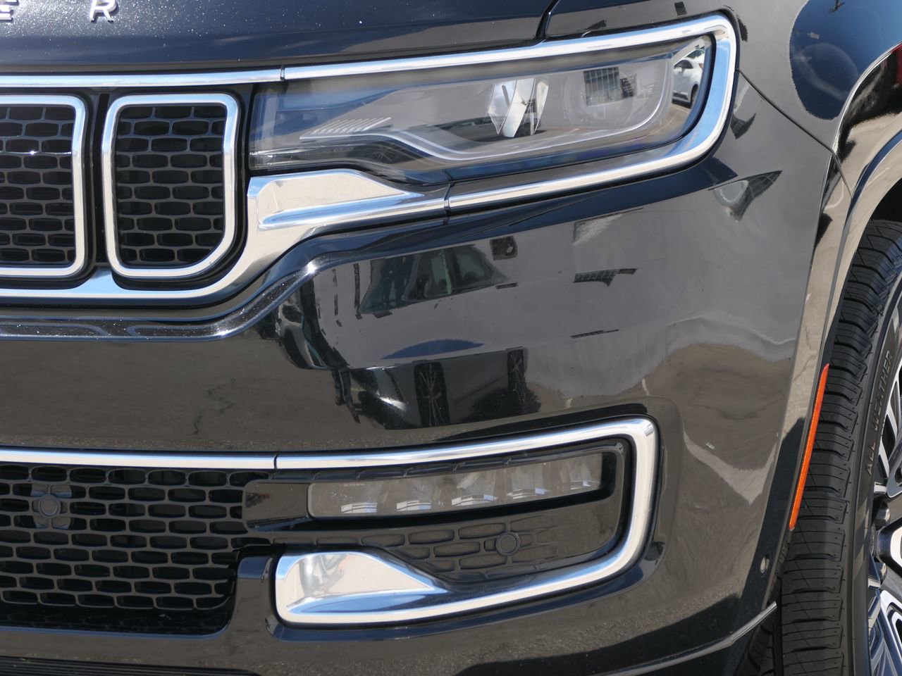 Used 2024 Jeep Wagoneer L Series II image 9