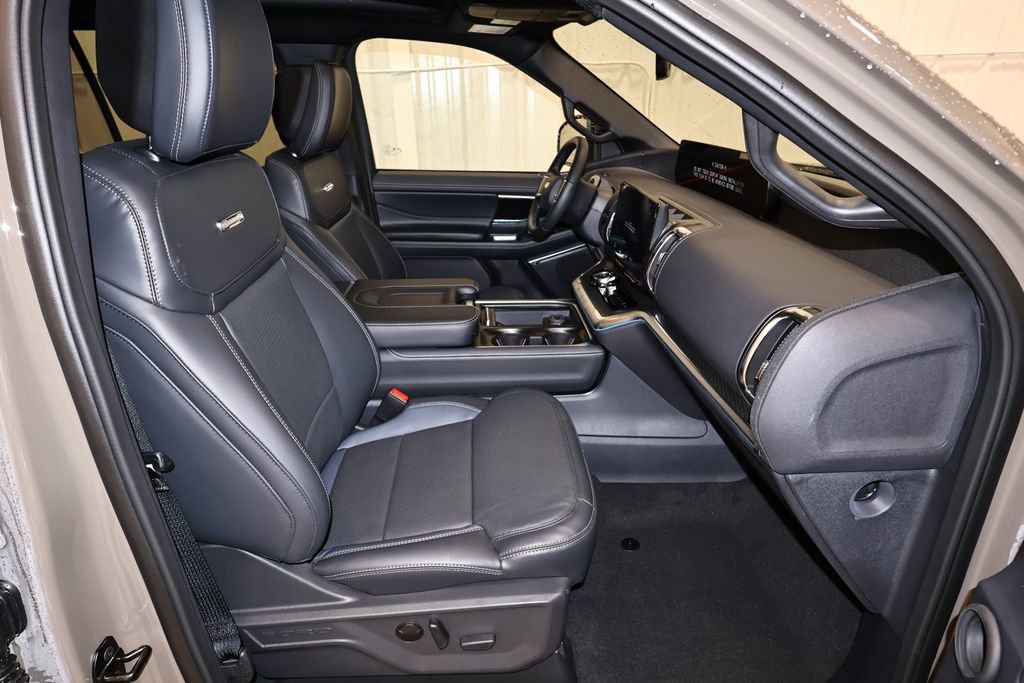 New 2026 Ford Expedition Platinum image 19