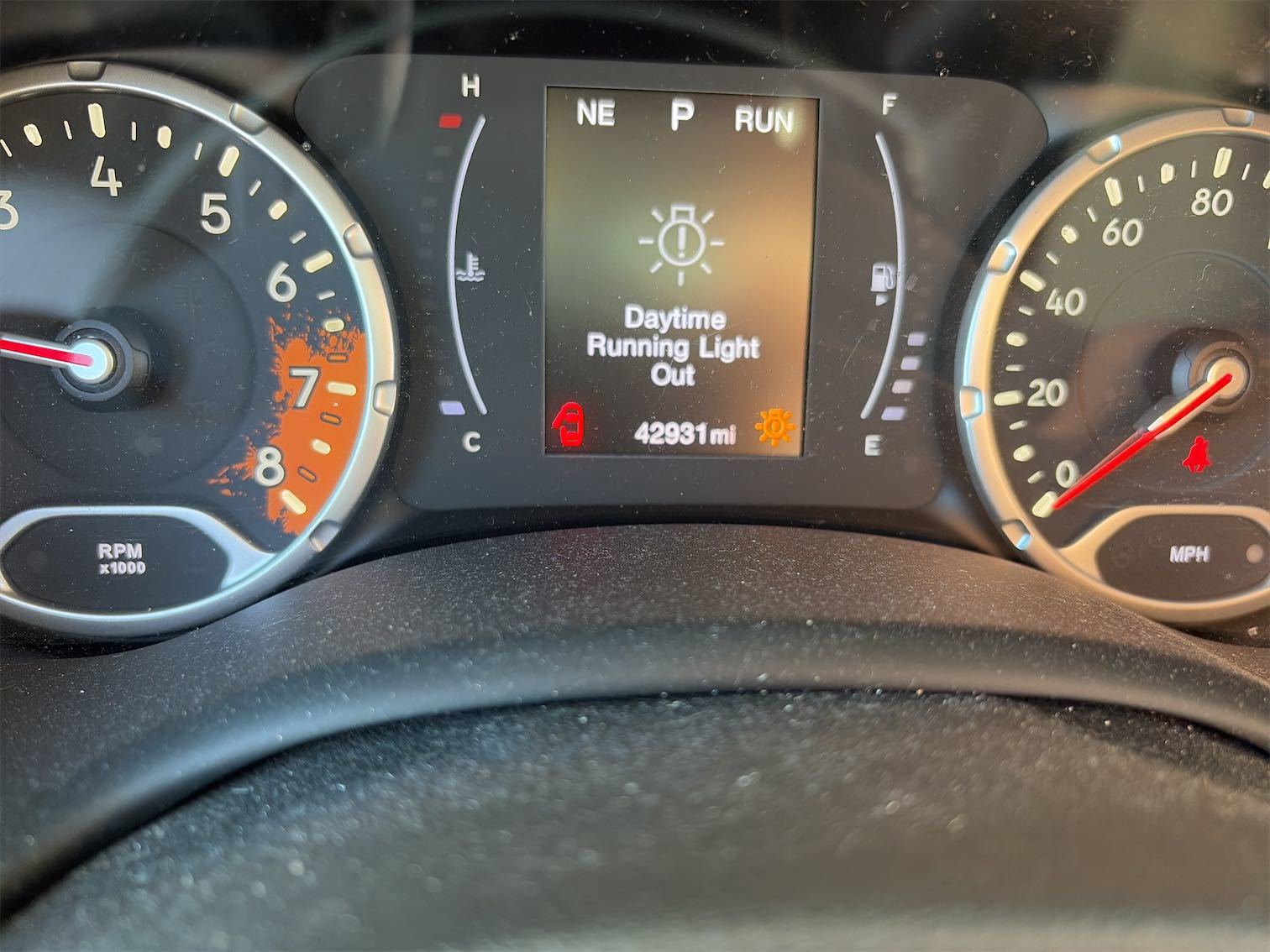 Used 2018 Jeep Renegade Latitude w/ Safety & Security Group FWD image 8