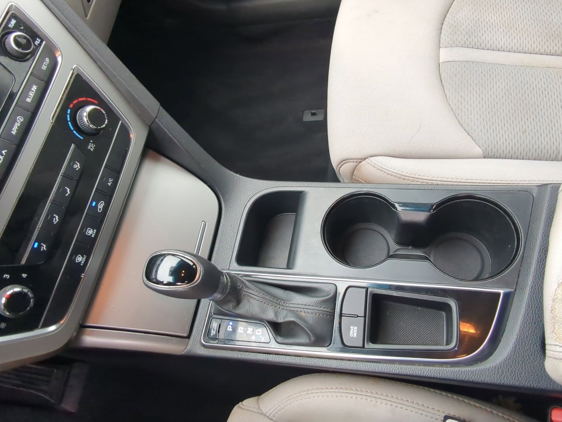 Used 2016 Hyundai Sonata SE w/ Cargo Package image 18