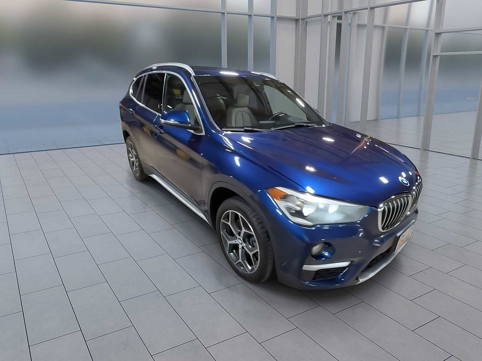 Used 2019 BMW X1 xDrive28i image 2