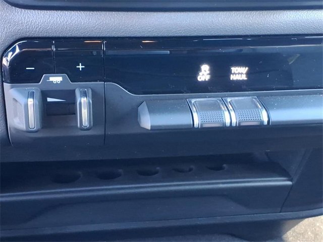 Used 2024 RAM 2500 Big Horn w/ Bed Utility Group image 10