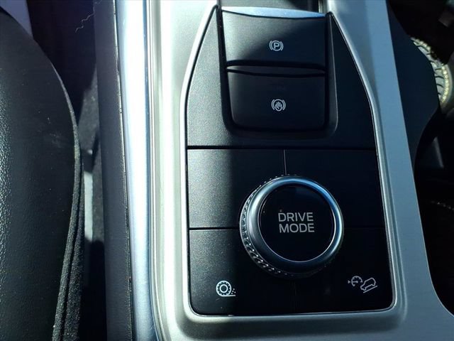 Used 2023 Ford Explorer XLT w/ Equipment Group 202A AWD/4WD image 21