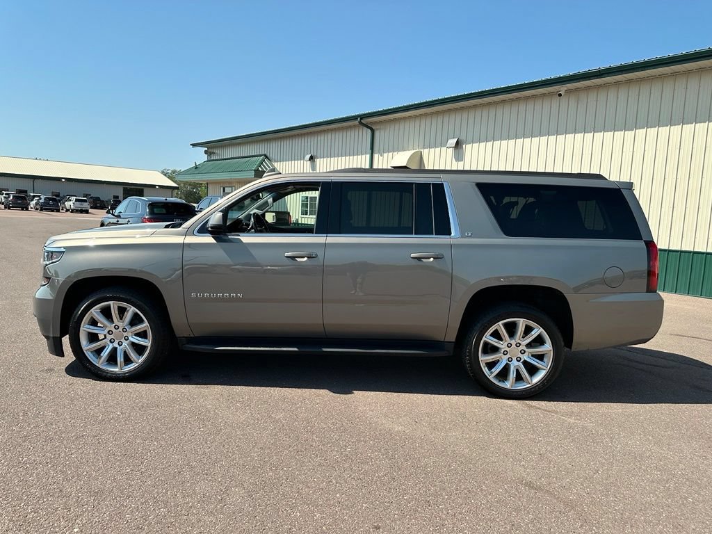 Used 2018 Chevrolet Suburban LT AWD/4WD image 38