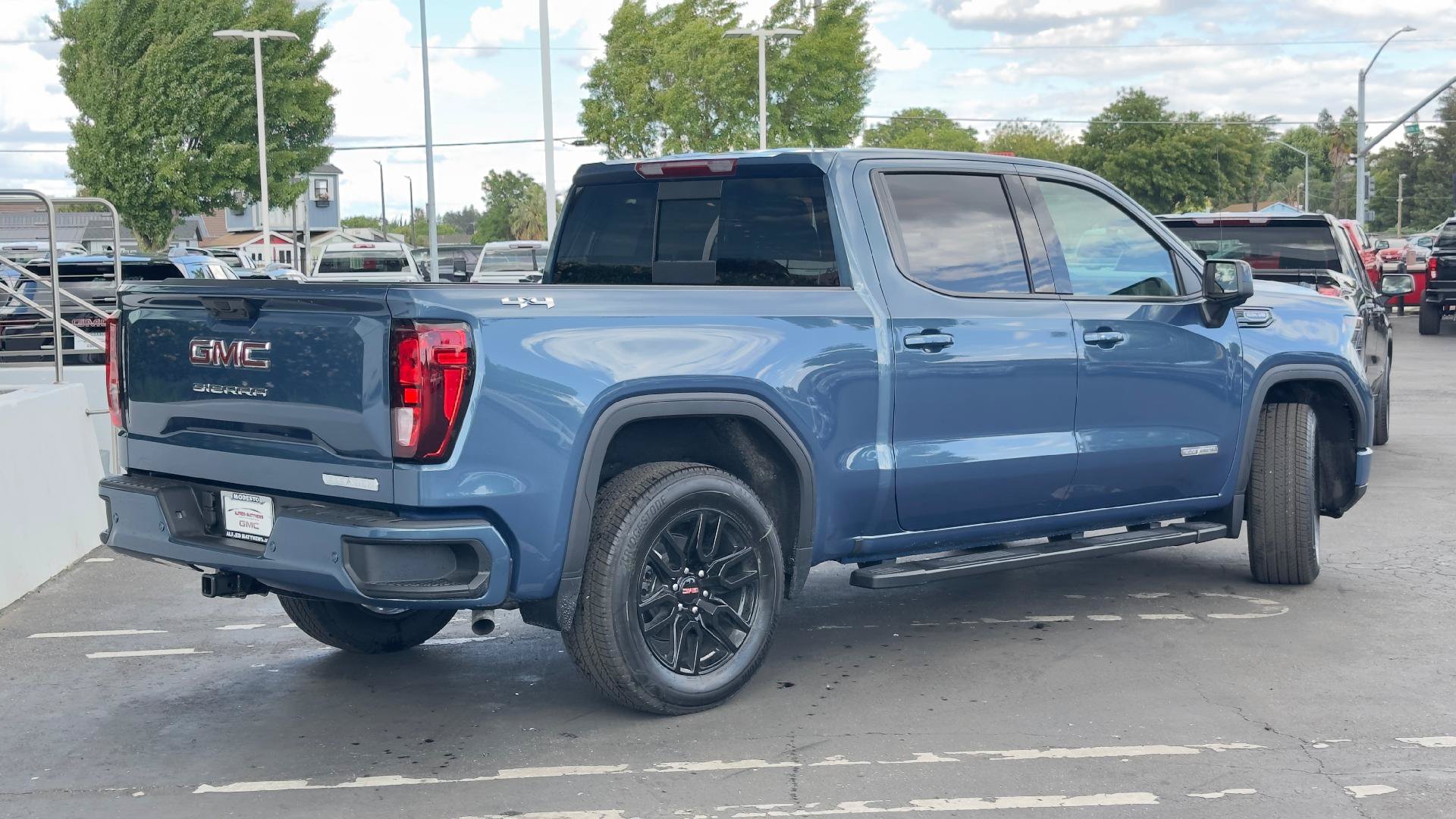 New 2026 GMC Sierra 1500 Elevation w/ Elevation Premium Package AWD/4WD image 4