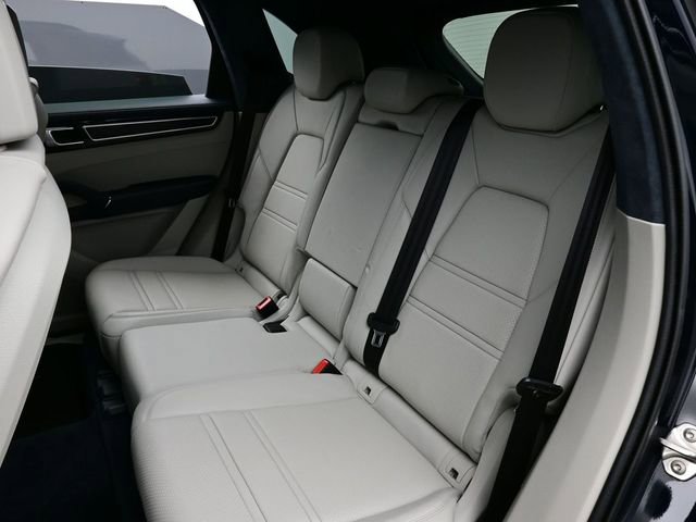 Certified 2021 Porsche Cayenne GTS AWD/4WD image 14