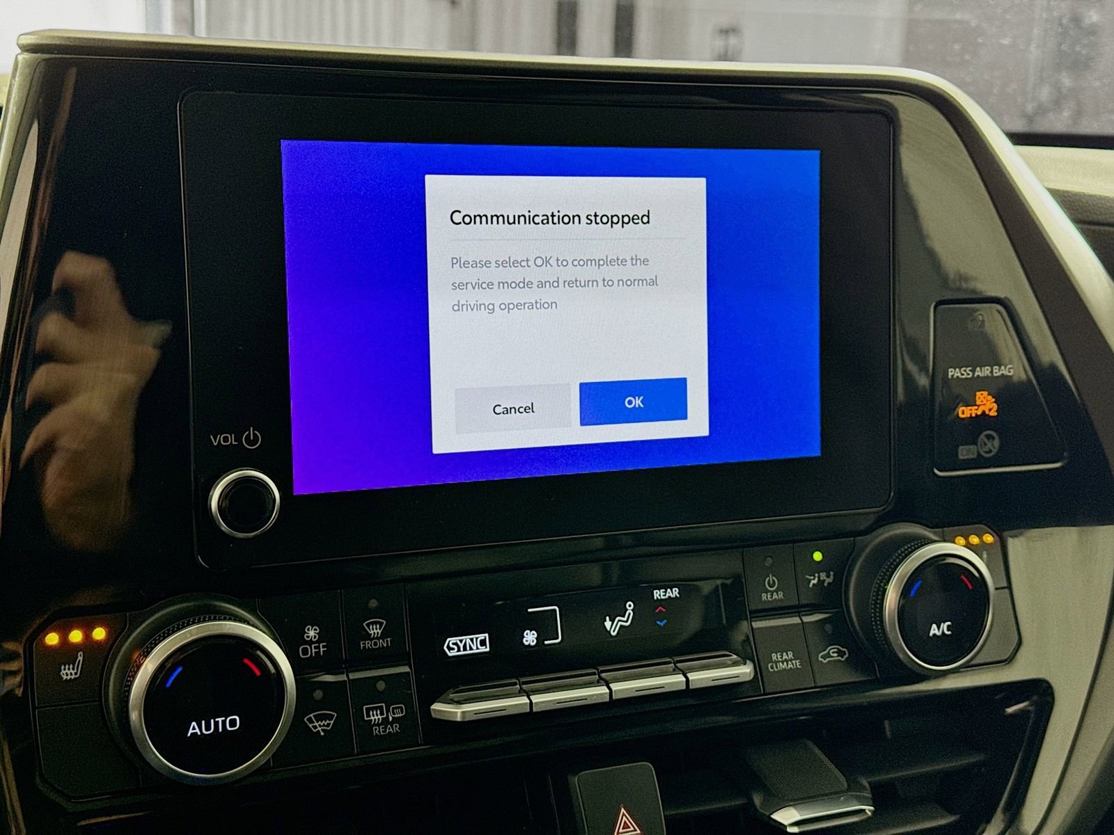 Certified 2024 Toyota Highlander XLE image 12