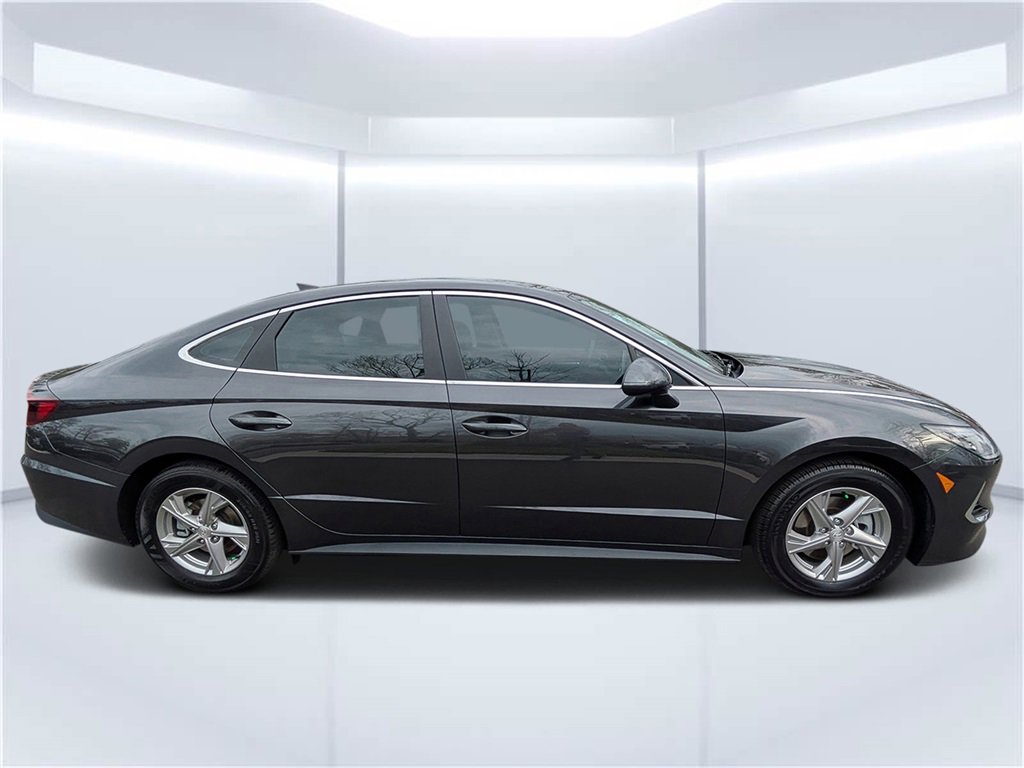 Certified 2022 Hyundai Sonata SE image 2