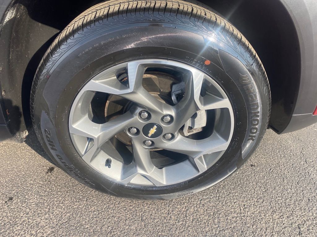 Used 2024 Chevrolet Trax LT w/ Sunroof Package image 26