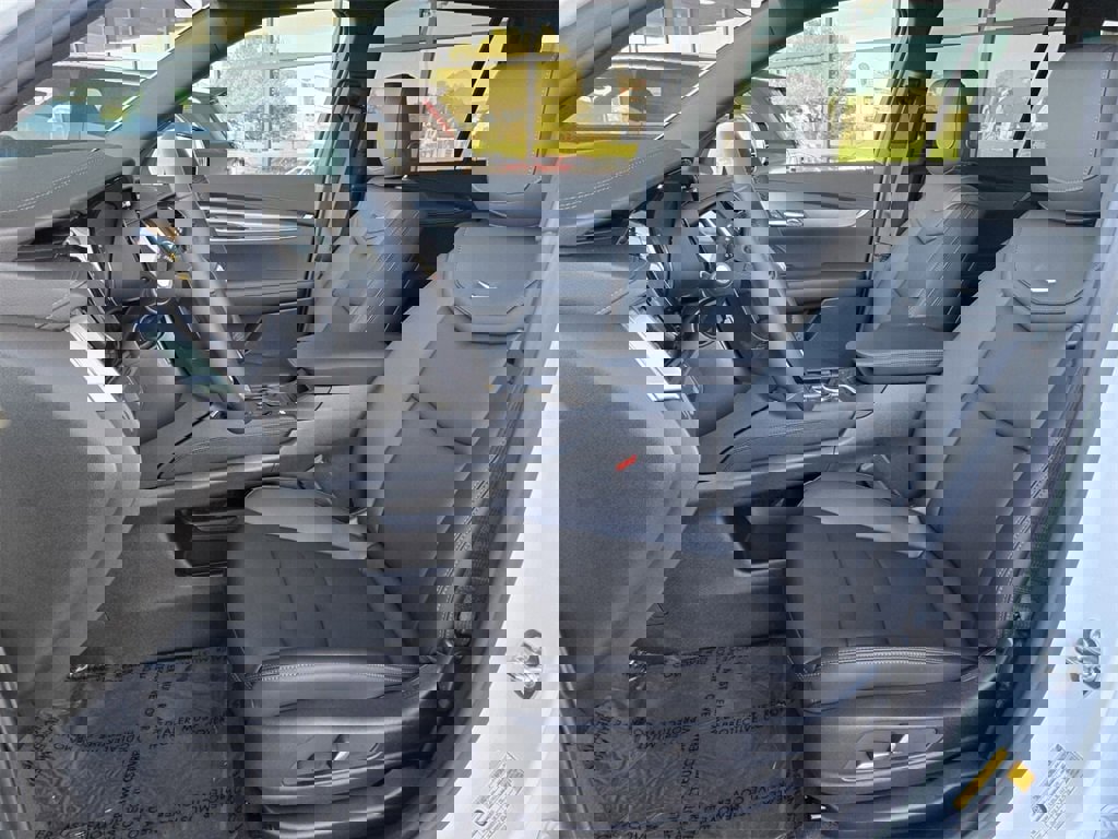 New 2025 Cadillac XT6 Luxury image 15