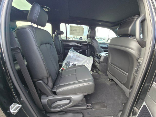 New 2026 Jeep Grand Wagoneer Limited AWD/4WD image 16