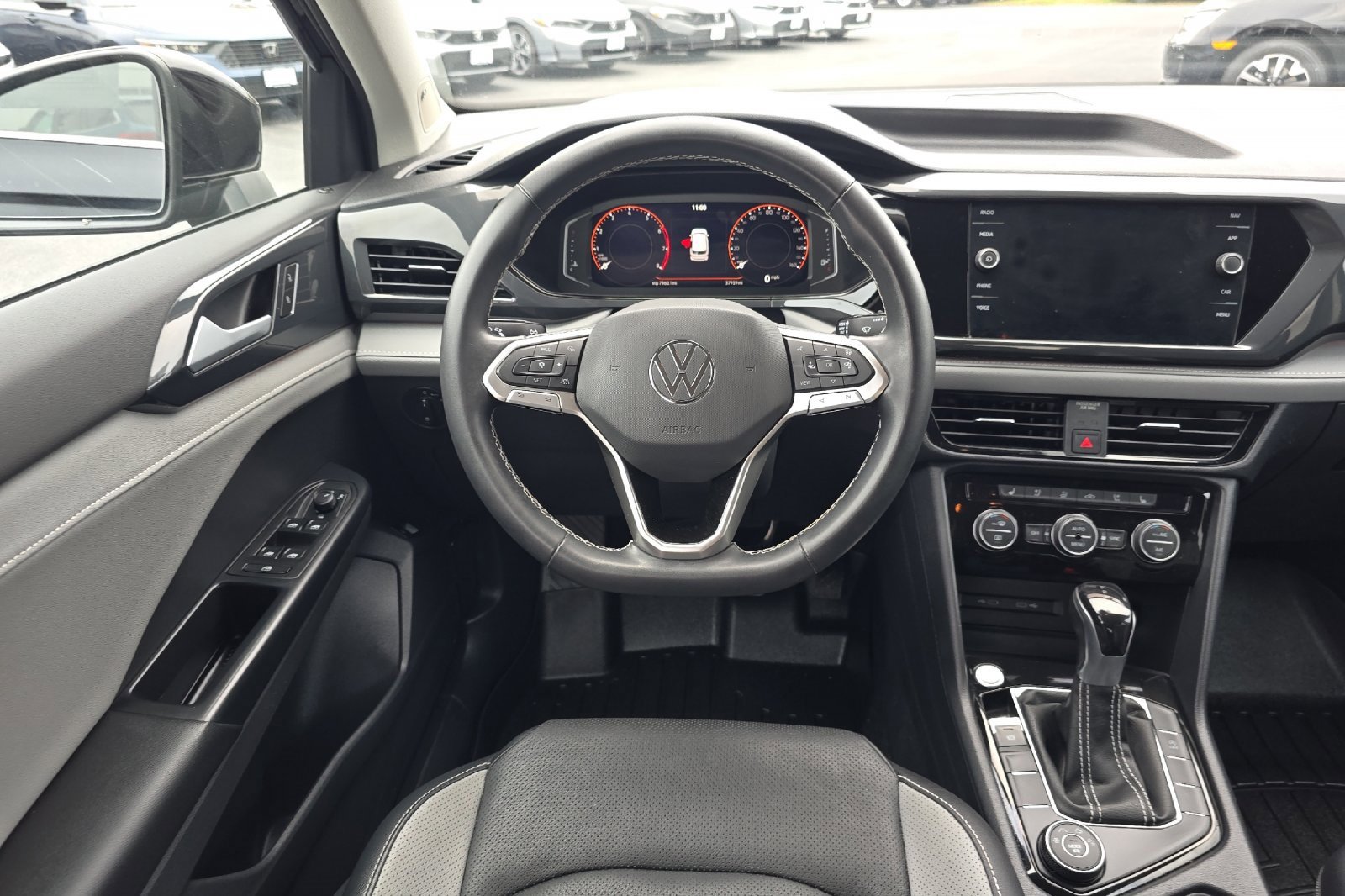 Used 2022 Volkswagen Taos SEL image 13