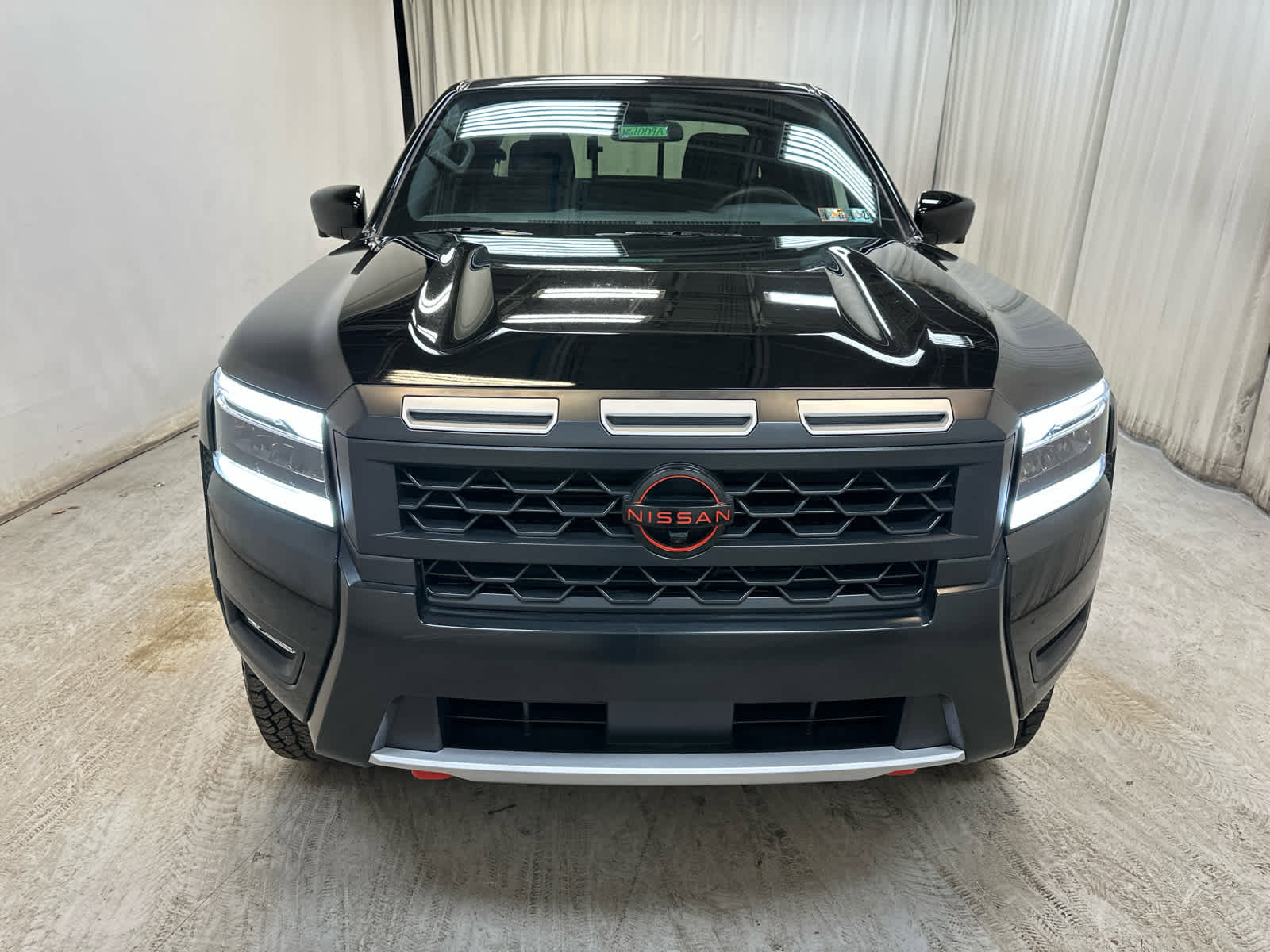 Certified 2025 Nissan Frontier PRO-4X w/ Pro Convenience Package image 6