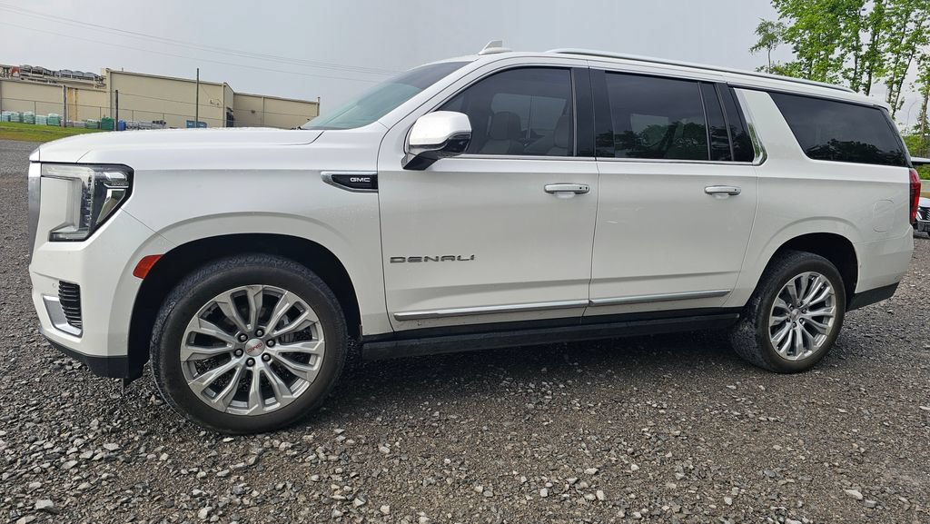 Used 2024 GMC Yukon XL Denali w/ Max Trailering Package AWD/4WD image 1
