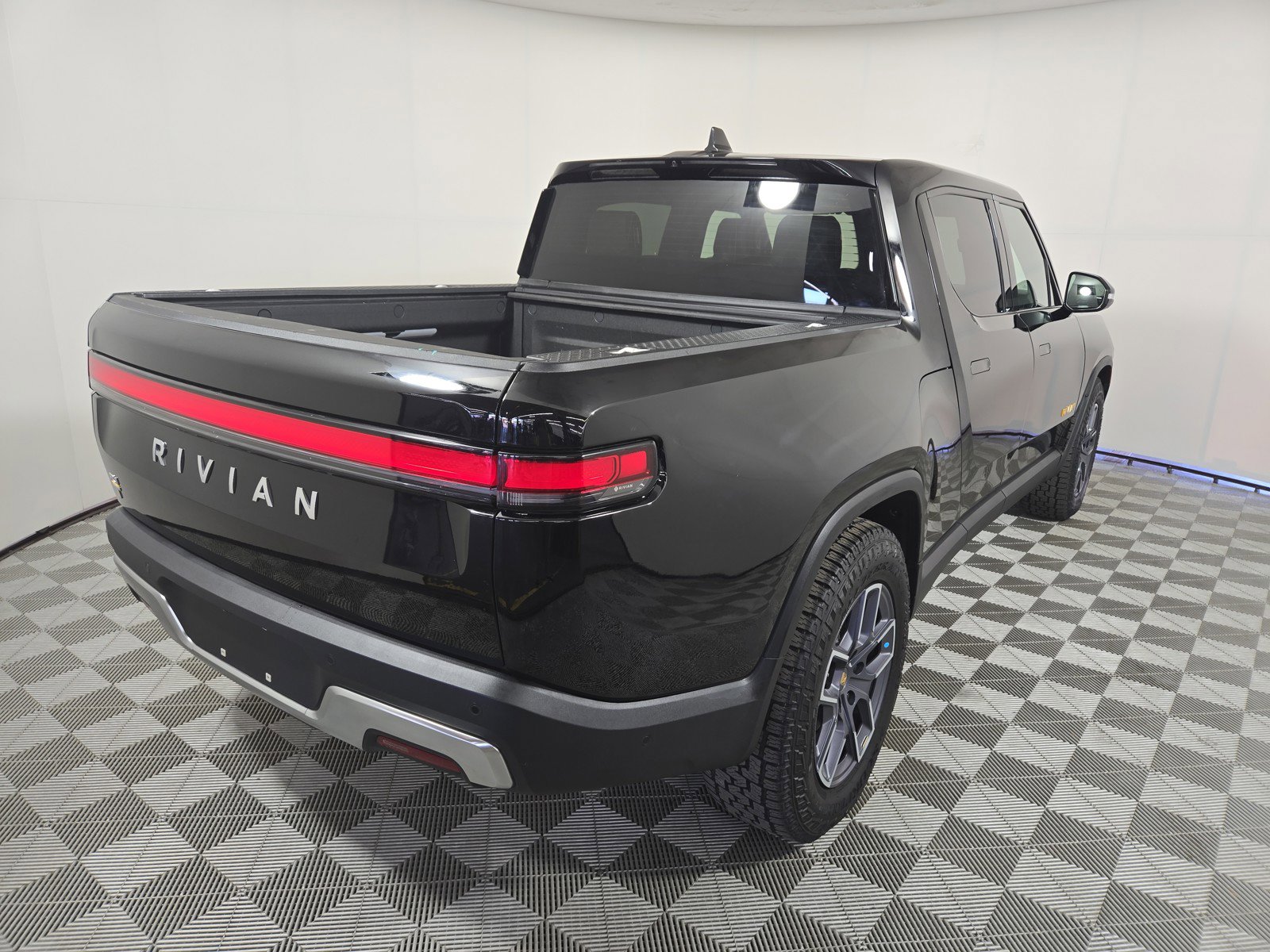Used 2022 Rivian R1T Launch Edition image 5