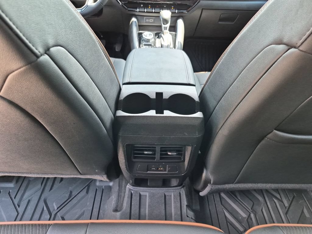 Used 2025 GMC Canyon AT4 w/ Nightfall Edition AWD/4WD image 34