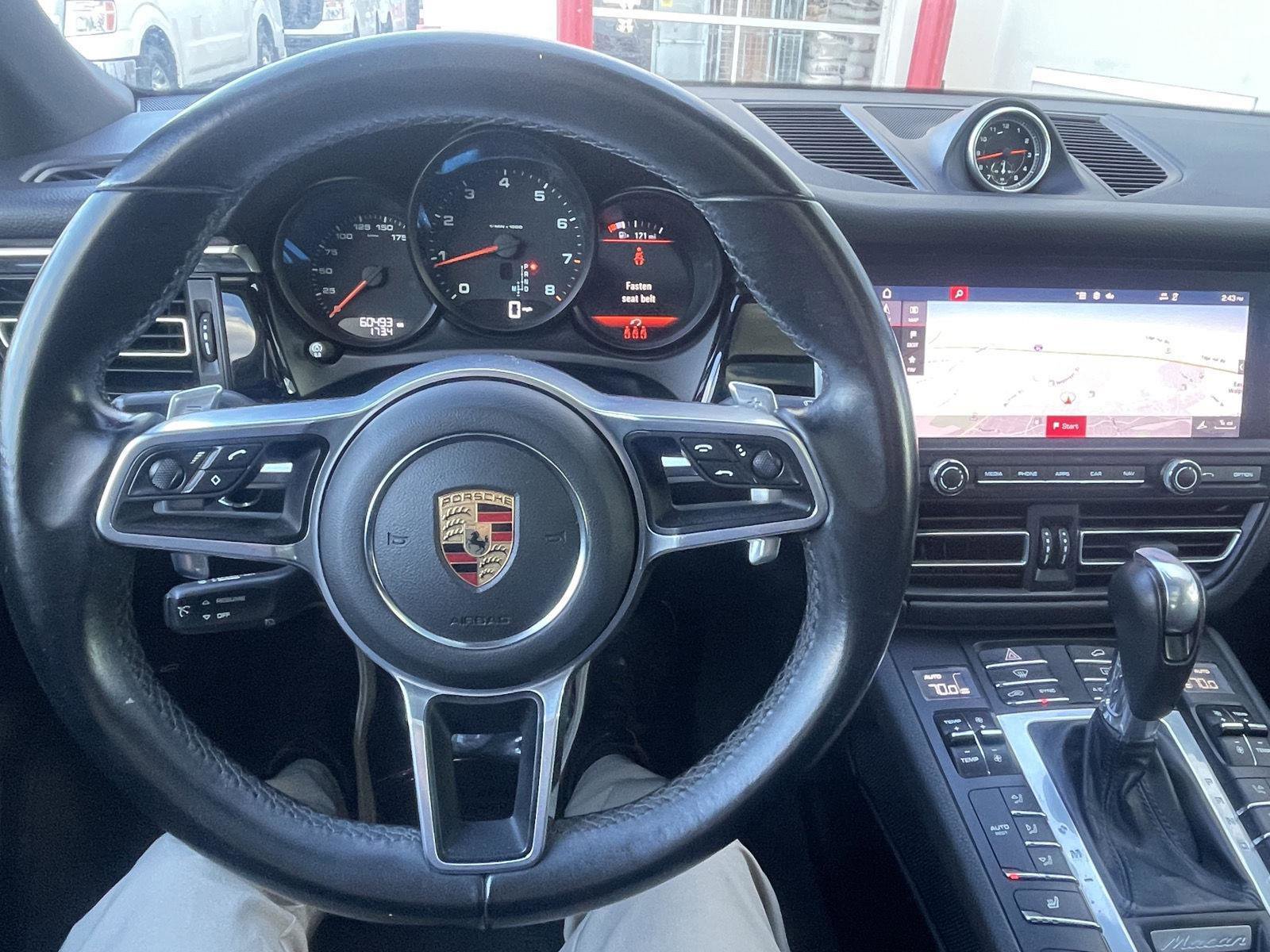 Used 2021 Porsche Macan image 14