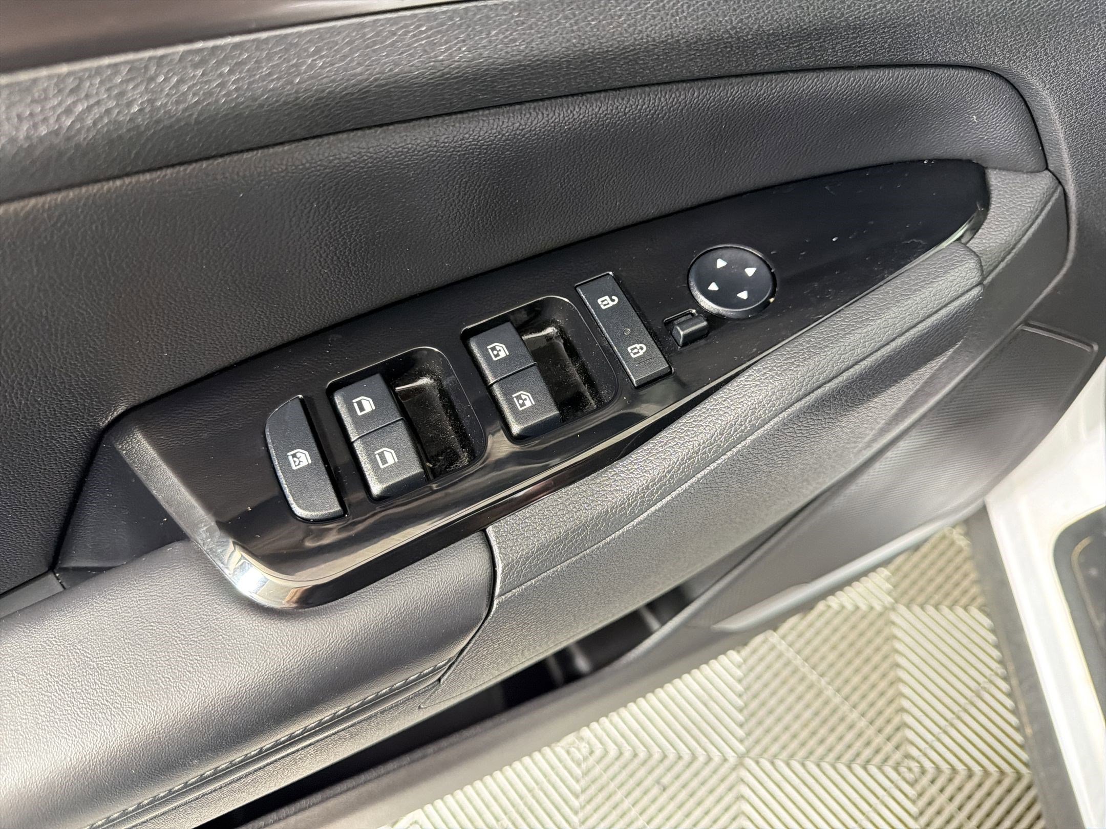 Used 2024 Kia Sportage EX FWD image 10