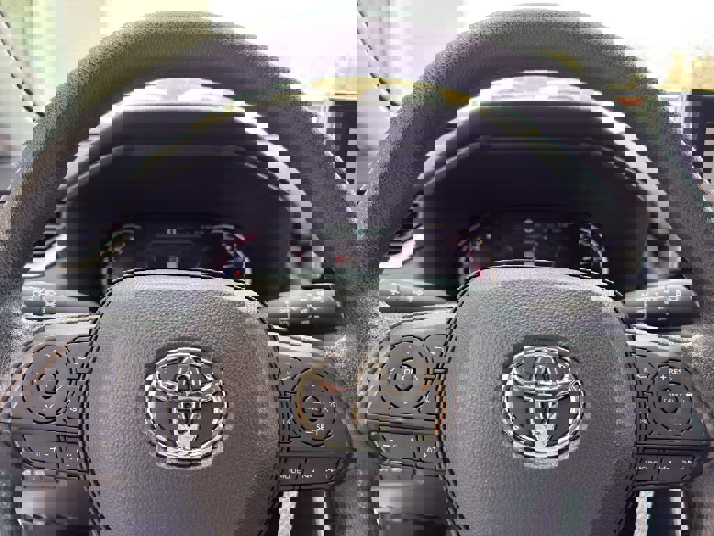 Used 2024 Toyota RAV4 LE image 18