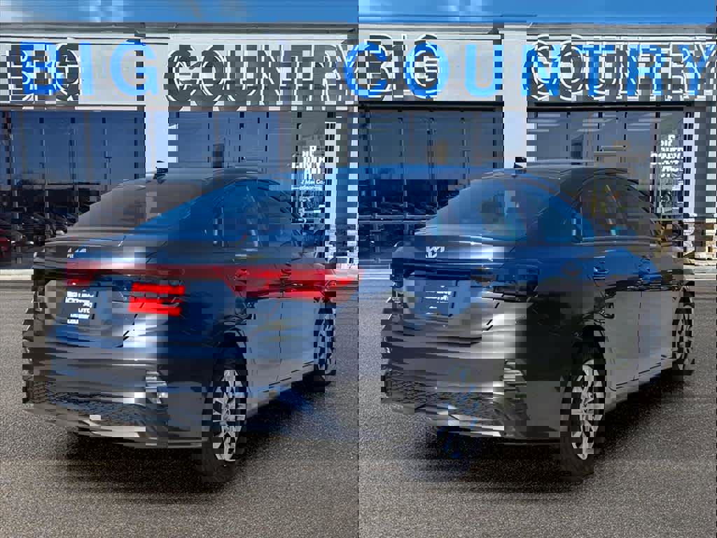 Used 2024 Kia Forte LX image 4