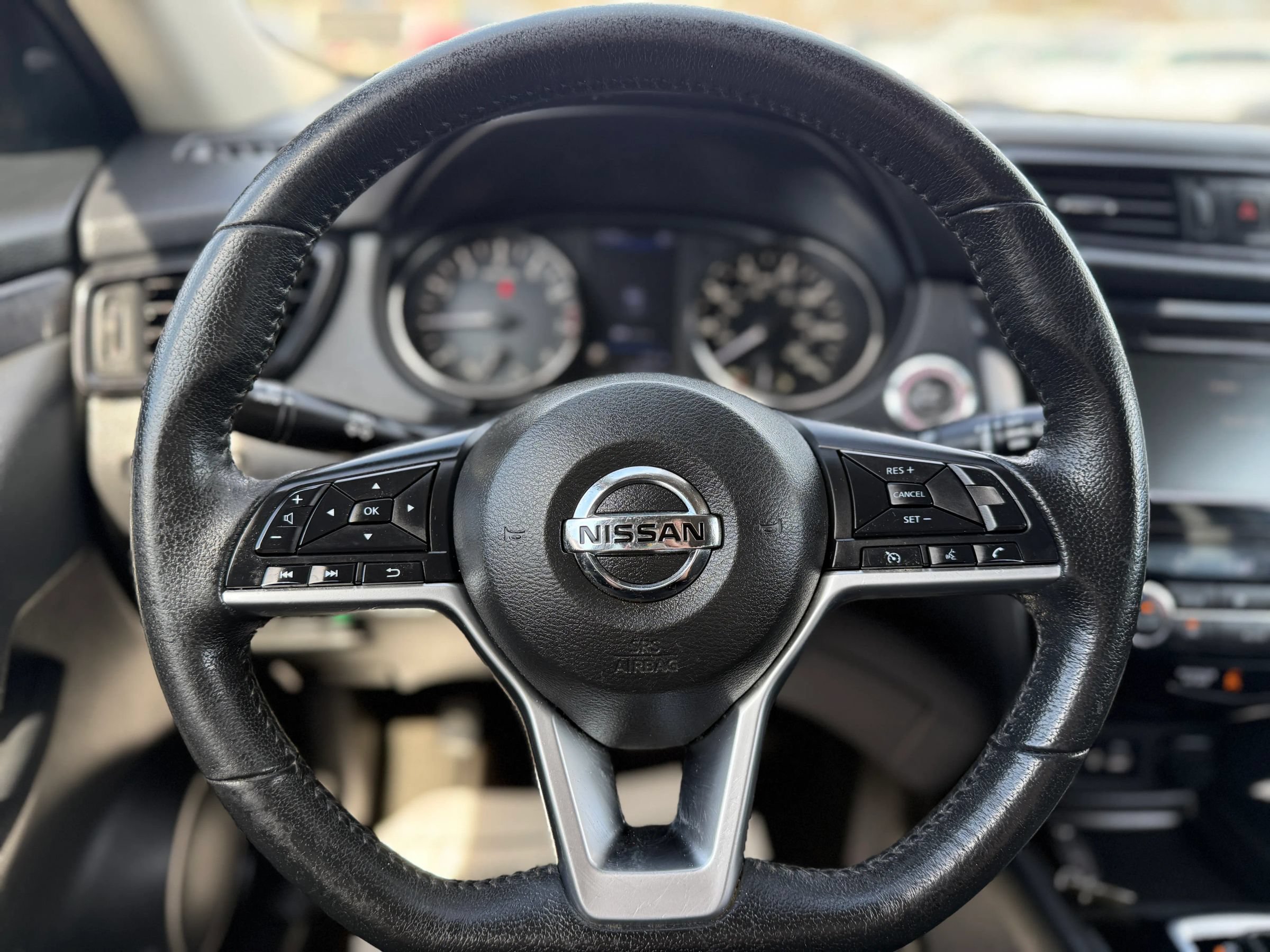 Used 2020 Nissan Rogue SV FWD image 19