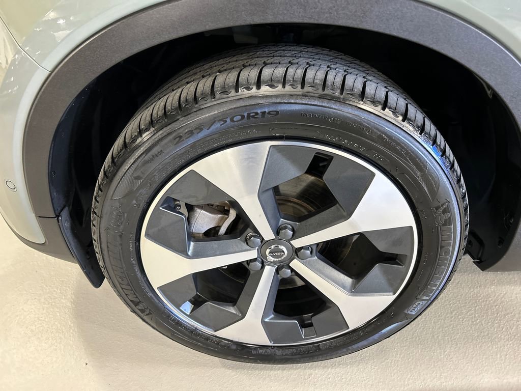 Certified 2023 Volvo XC40 B5 Plus w/ Driver Assist Package image 8