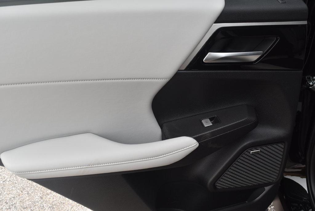 New 2026 Mitsubishi Outlander SE AWD/4WD image 12