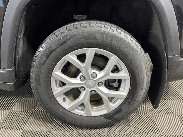 Used 2023 Jeep Grand Cherokee L Limited AWD/4WD image 10