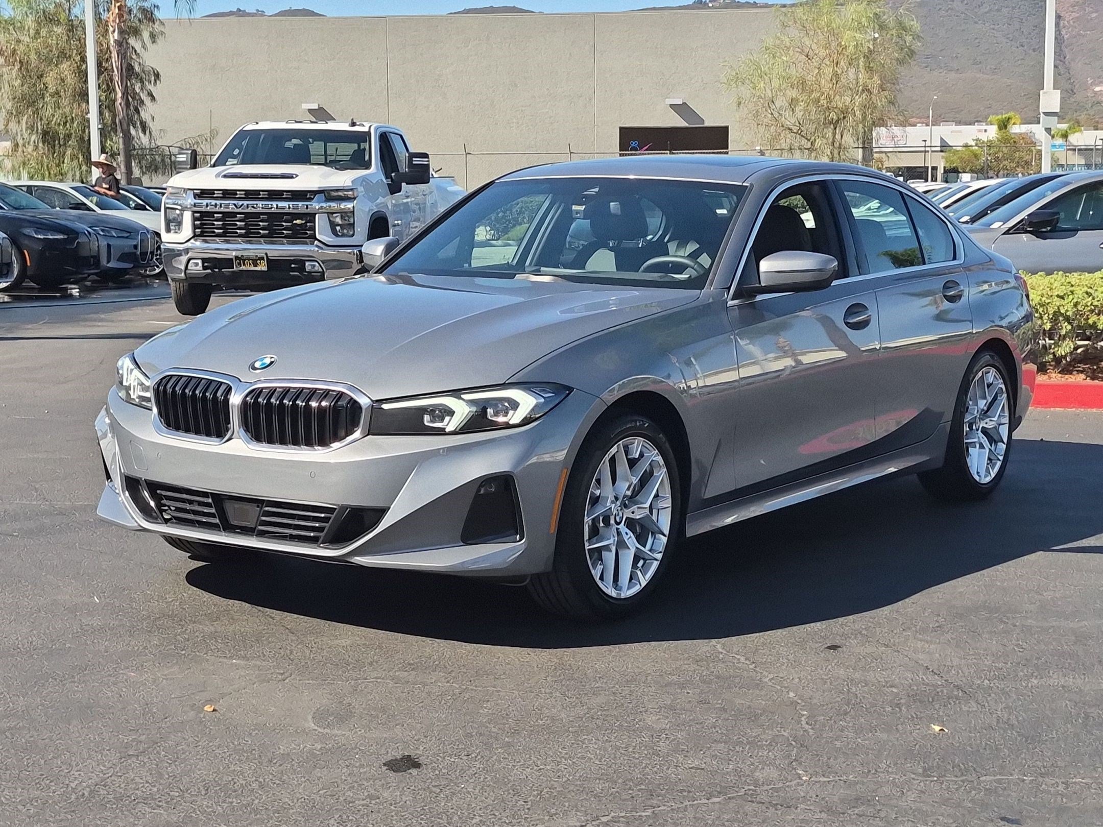 Used 2026 BMW 330i Sedan w/ Premium Package RWD image 5