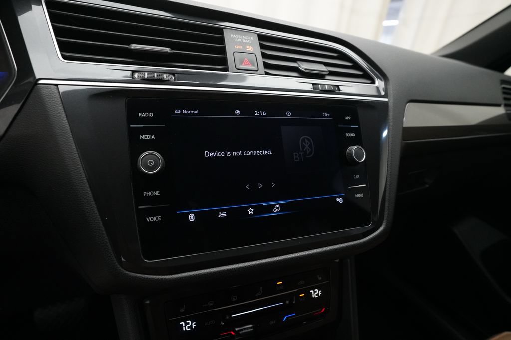 Used 2024 Volkswagen Tiguan SE AWD/4WD image 6