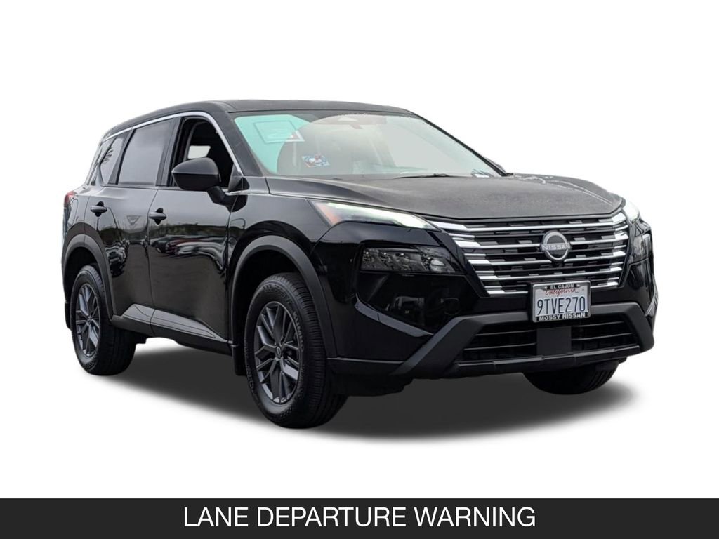 Used 2026 Nissan Rogue S FWD image 2